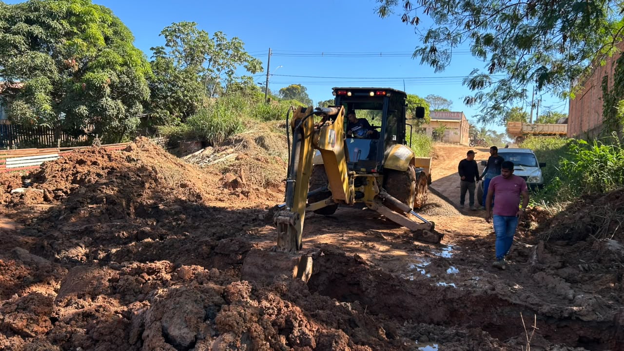 URBANISMO - Drenagem avança no bairro Planalto e limpeza urbana chega ao Cristal da Calama 