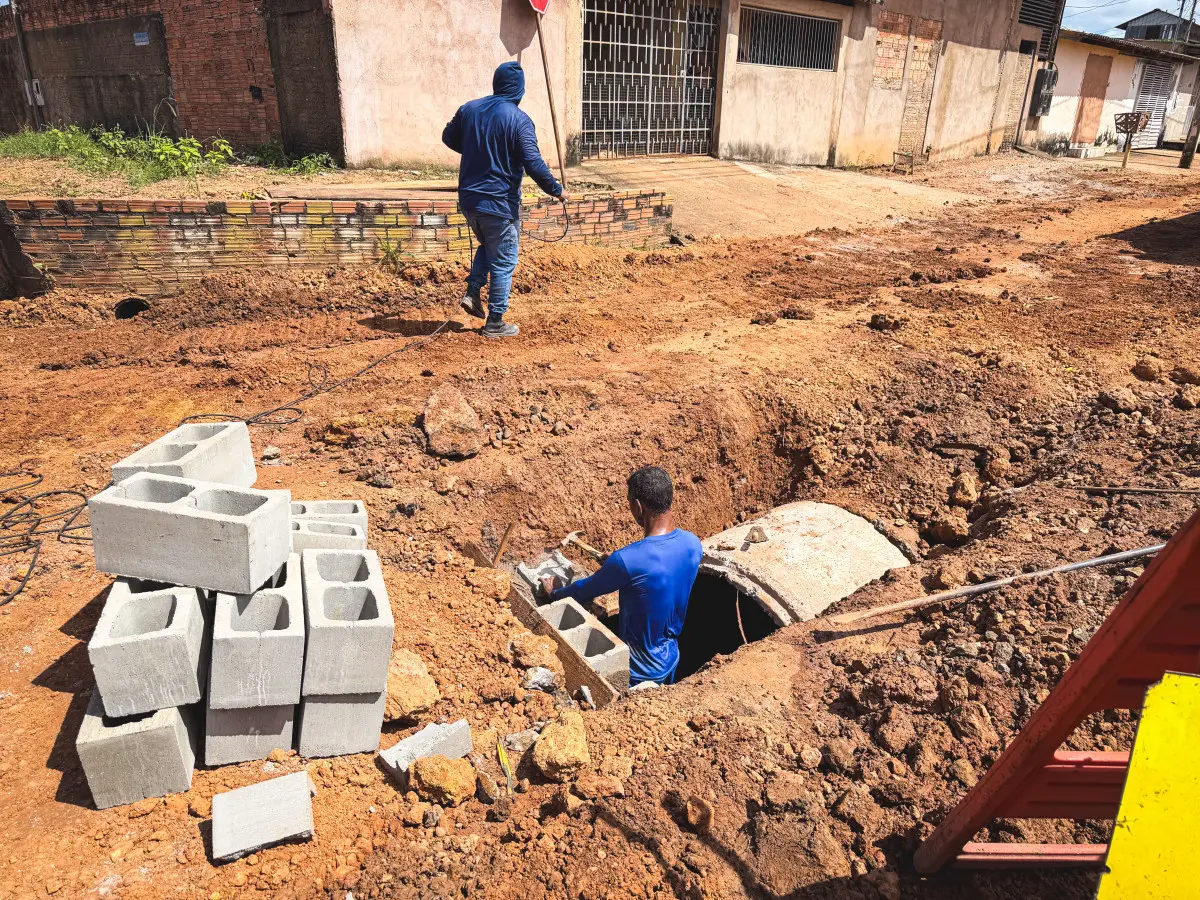 MANUTENÇÃO - Sete áreas da capital são contempladas com serviços de infraestrutura e drenagem