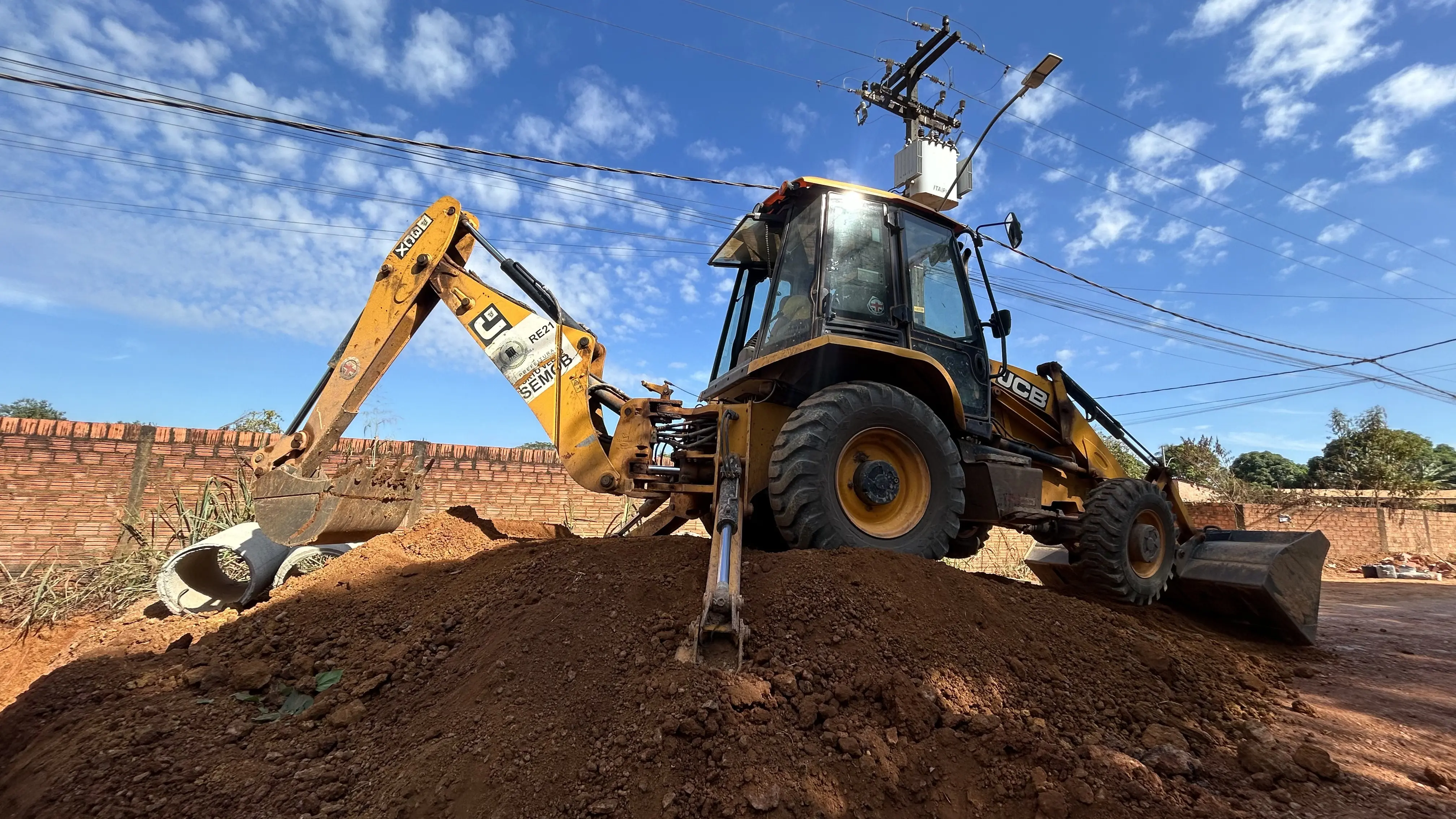 Prefeitura intensifica obras de drenagem em quatro bairros da capital