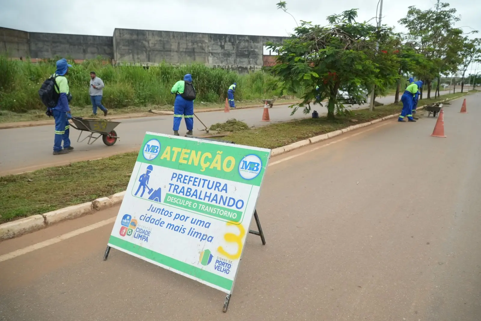 Limpeza semanal alcança vias, praças e feiras de Porto Velho