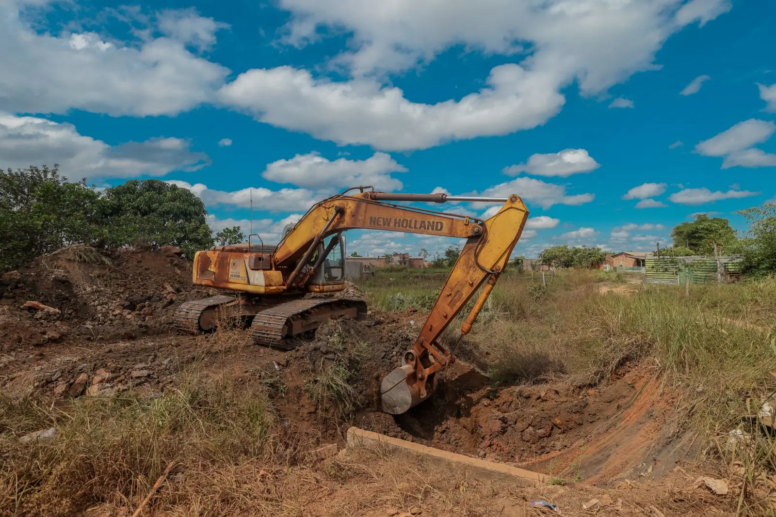 Prefeitura garante reajuste para operadores e motoristas pesados da infraestrutura