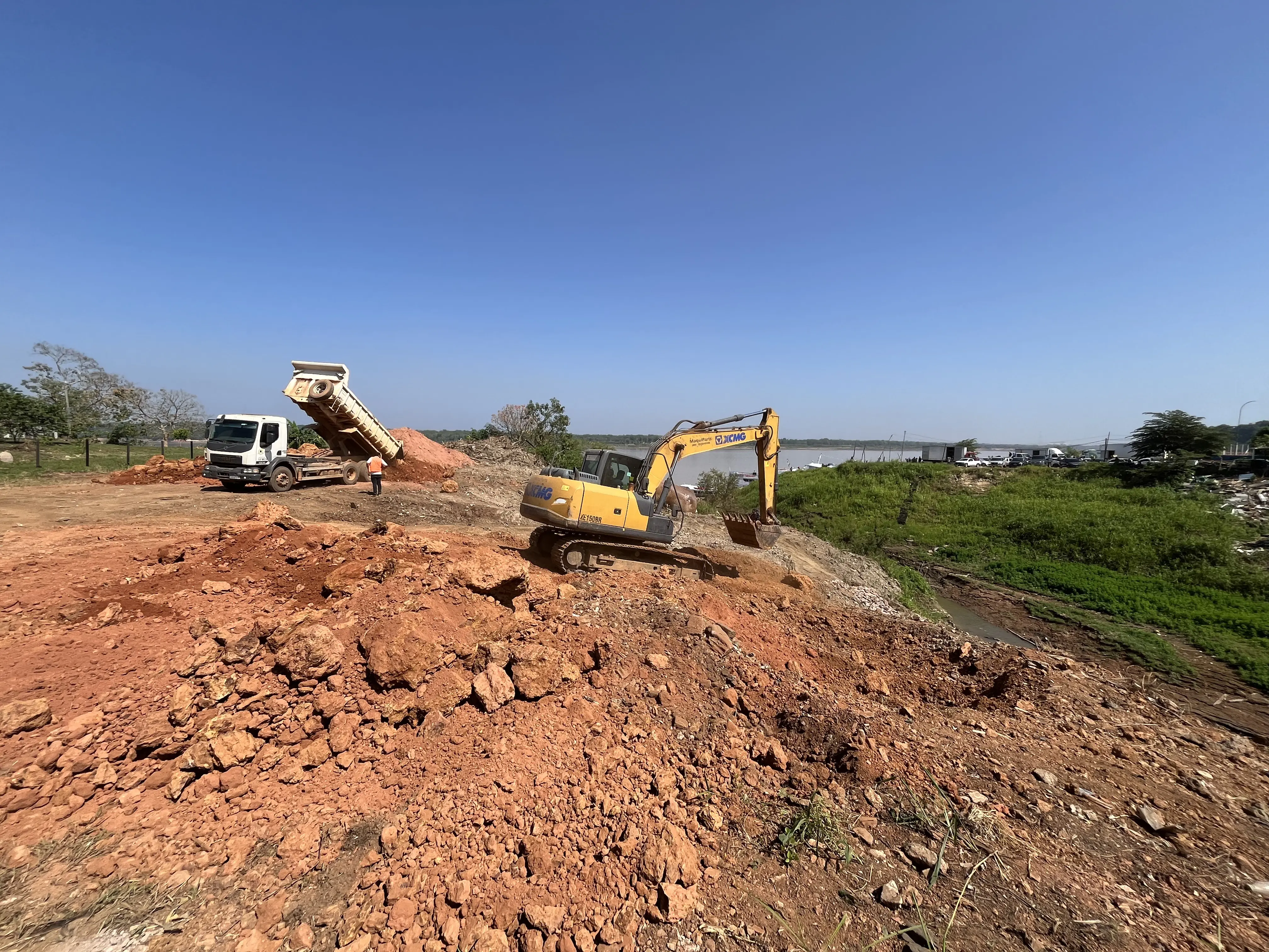 Obras avançam no canal Santa Bárbara com instalação de novas manilhas no Cai N’Água
