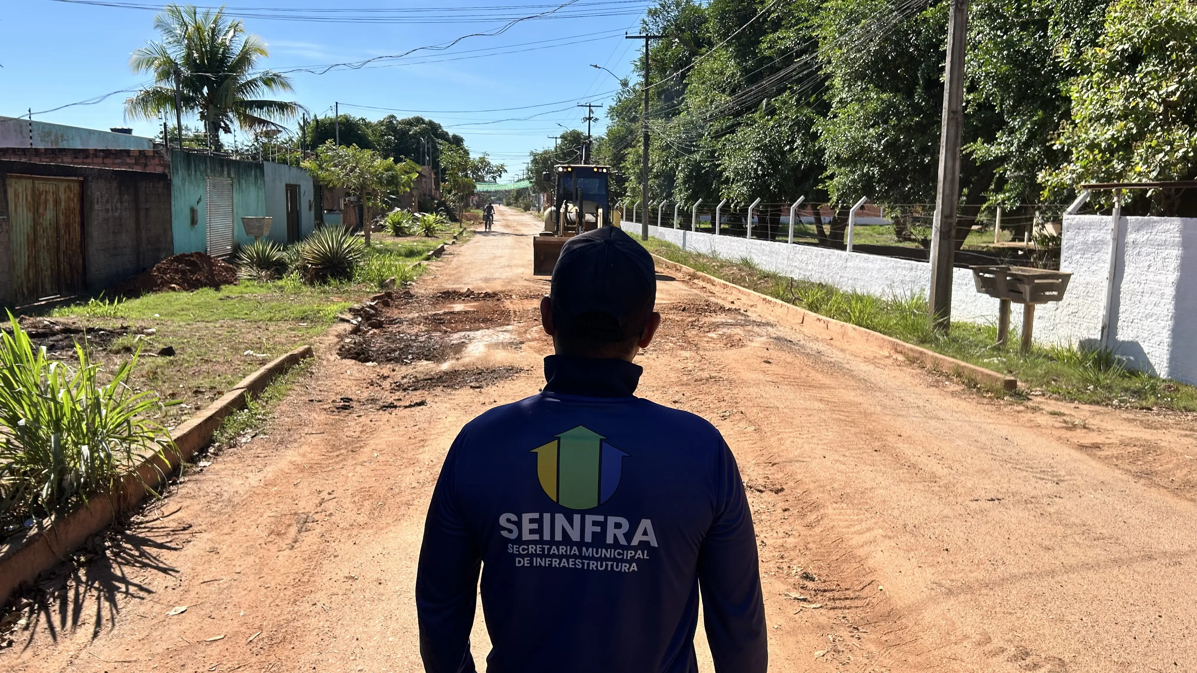 Mais seis ruas recebem serviços de tapa-buracos no bairro Cohab