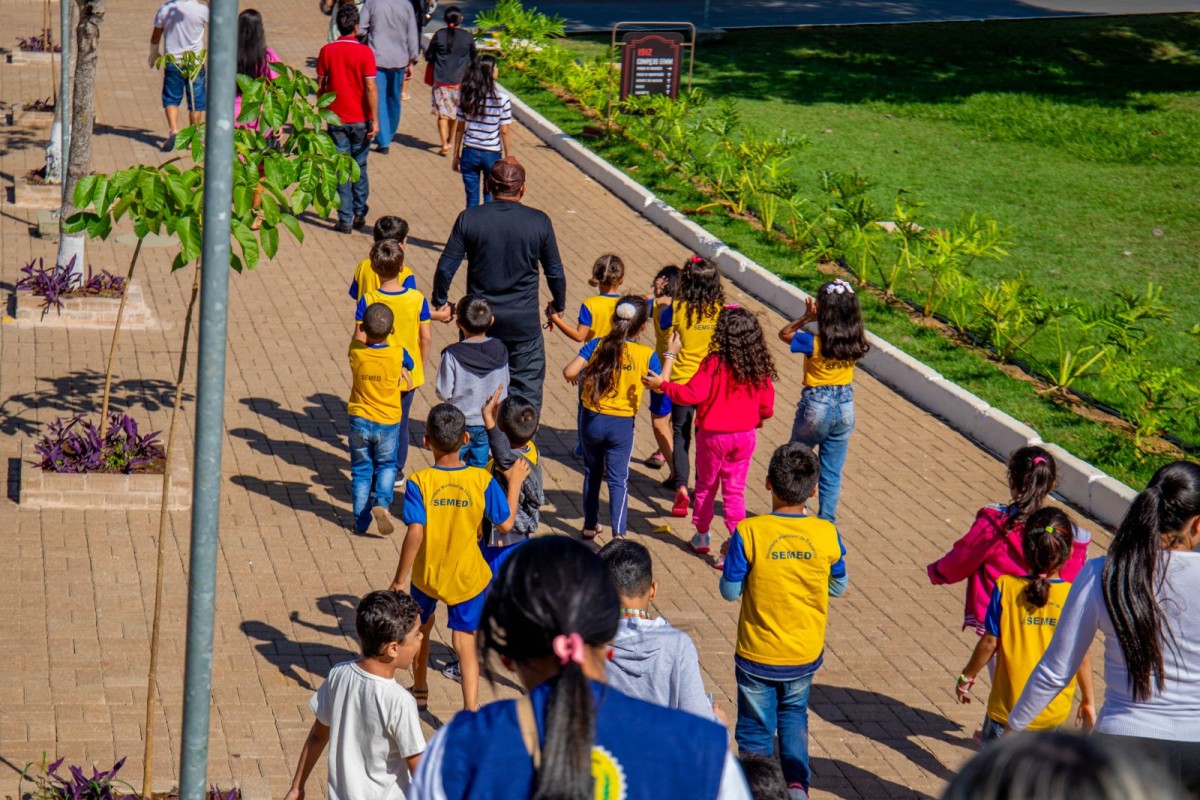 Porto Velho celebra o Dia Mundial da Limpeza com estudantes em ação por uma cidade mais consciente
